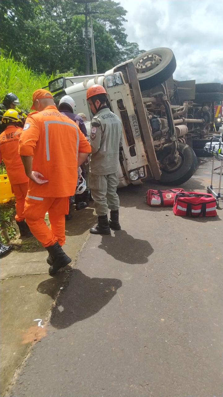 Acidente com caminhão de gelo