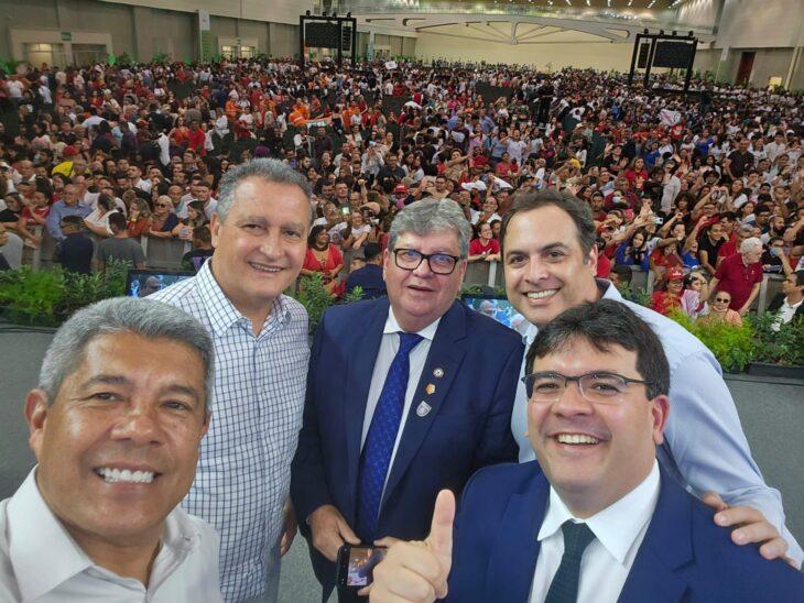 Governador em evento sobre a educação