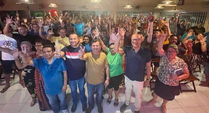 Franzé Silva recebe apoio de moradores do Dirceu