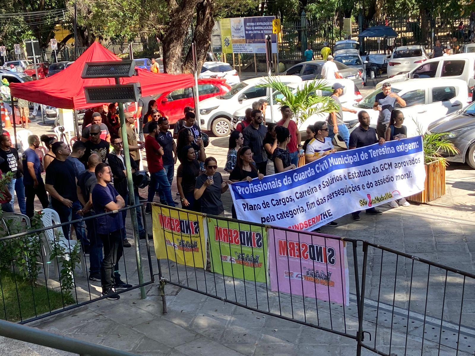 Servidores da GCM em manifestação