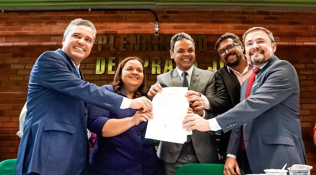 O deputado Fábio Novo também foi o autor do projeto e ressaltou o seu compromisso