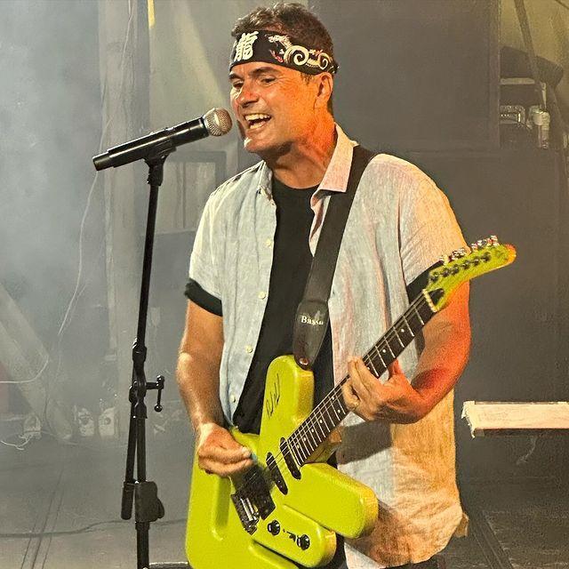 Entre as atrações, o cantor Ricardo Chaves marca presença nas celebrações de Teresina