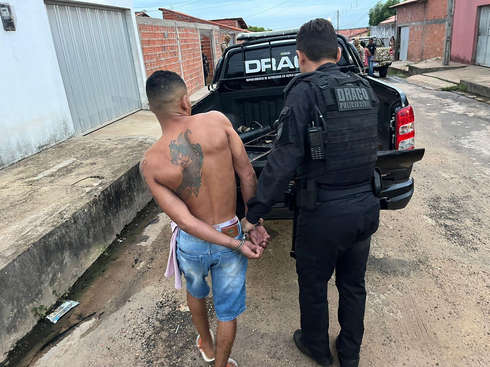 Polícia Civil prende suspeito de integrar facção no Jacinta Andrade