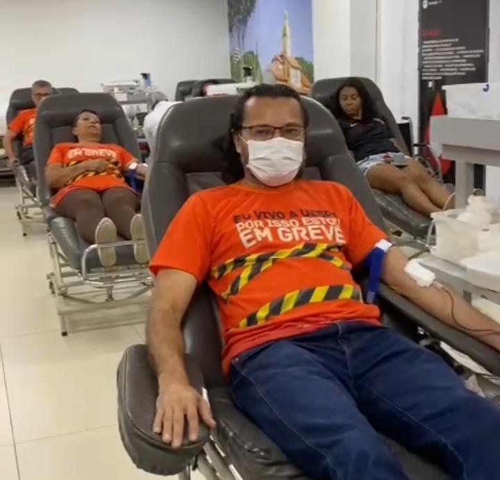 Professores e alunos da Uespi doam sangue ao HEMOPI