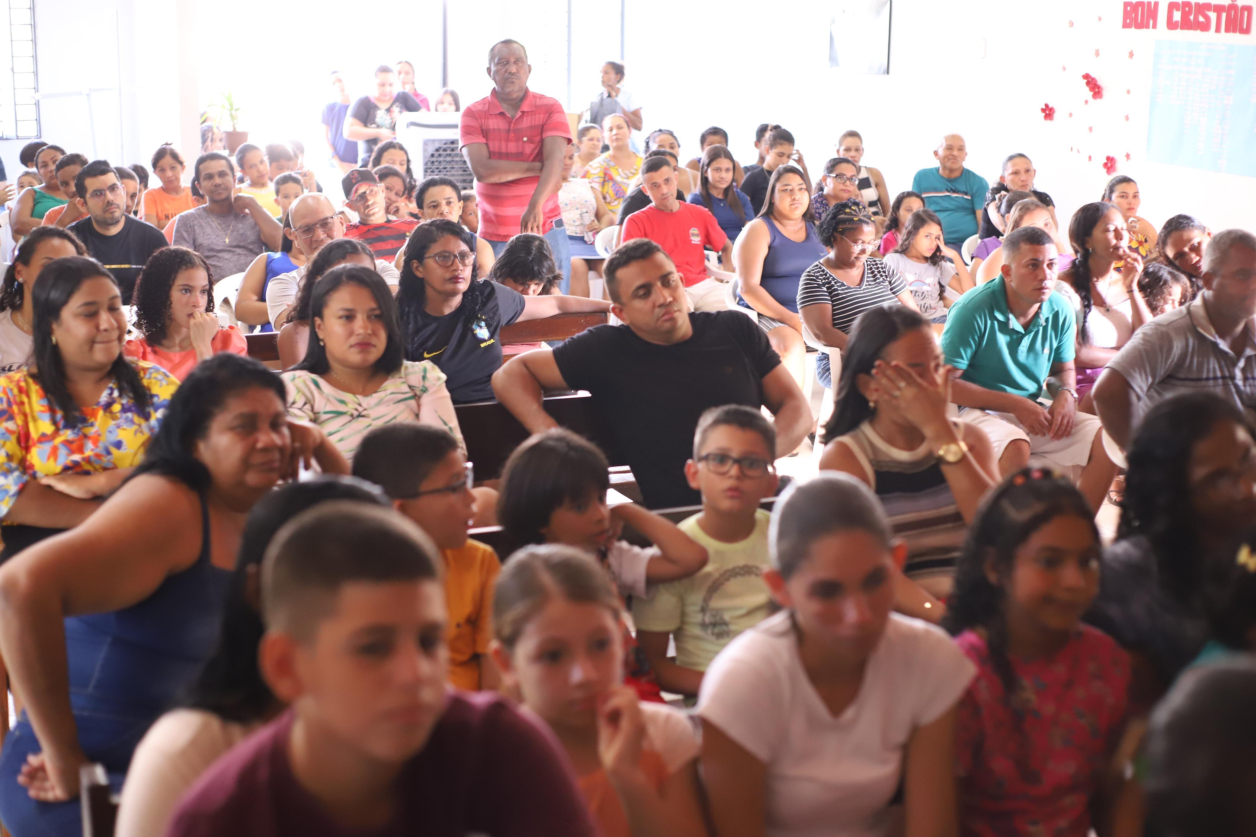 Reunião entre pais e responsáveis