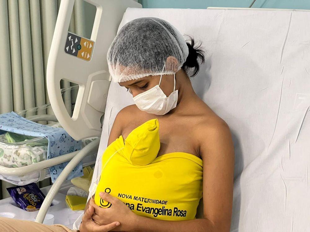 Método Canguru traz inúmeros benefícios para mãe e bebê