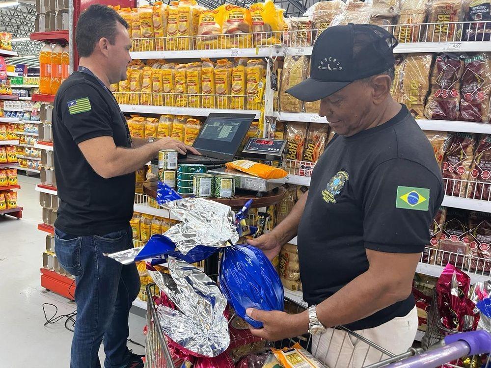 Fiscais avaliam qualidade dos produtos da Semana Santa