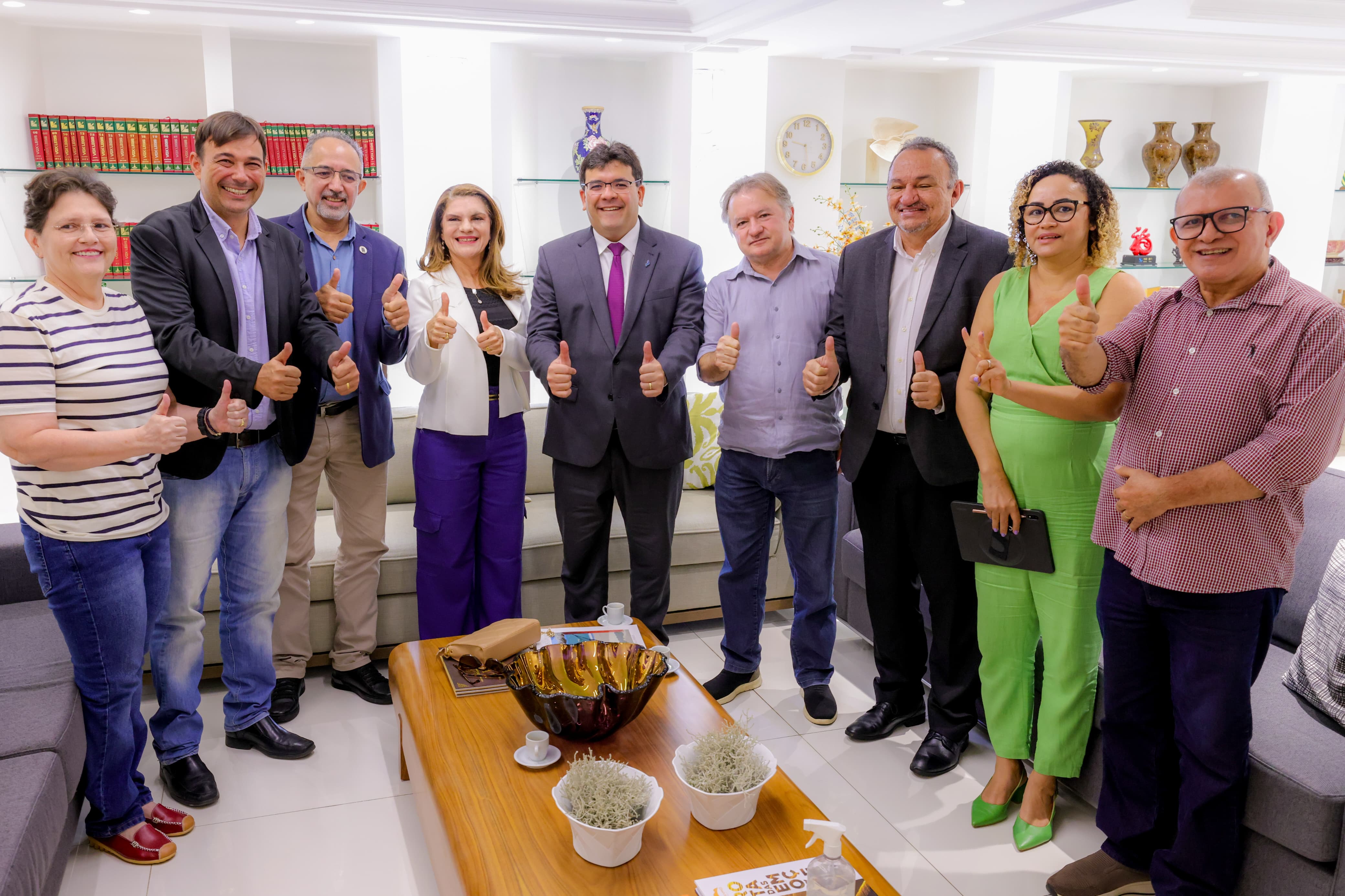 Rafael Fonteles recebe pré-candidatos