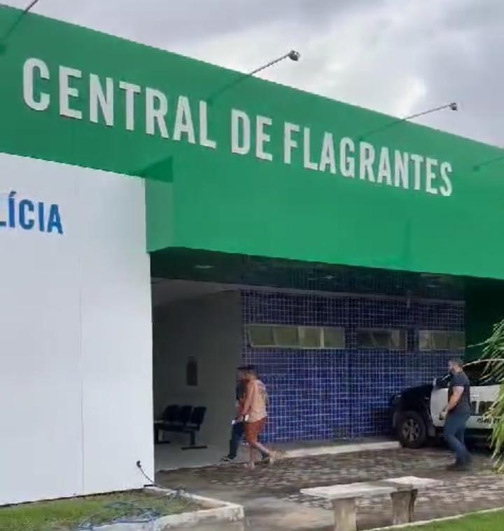 Ele recebia altas quantias em dinheiro para a construção das casas que sequer eram iniciadas