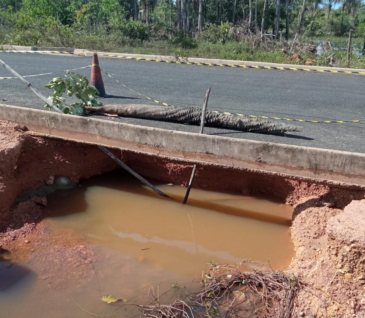 O buraco se formou depois que a areia sofreu erosão