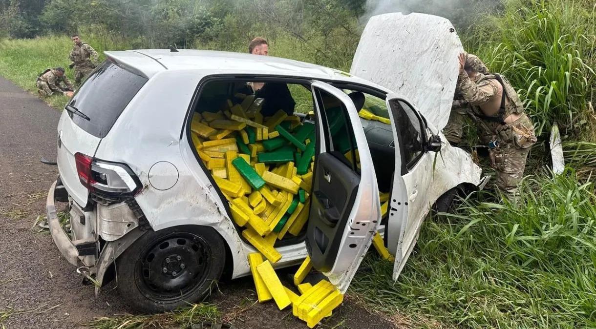 O carro estava carregado de maaconha