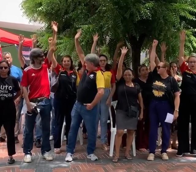 Sindserm mantém greve por tempo indeterminado
