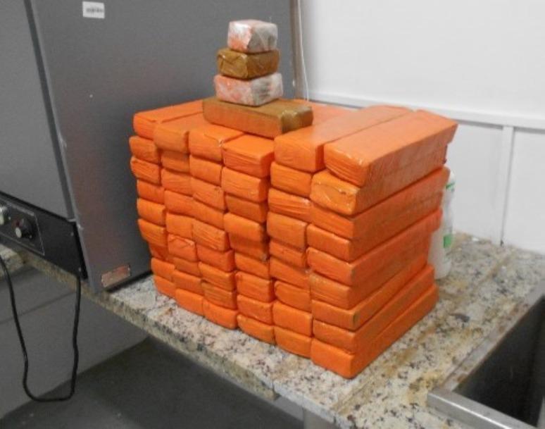 Tabletes de maconha apreendidos