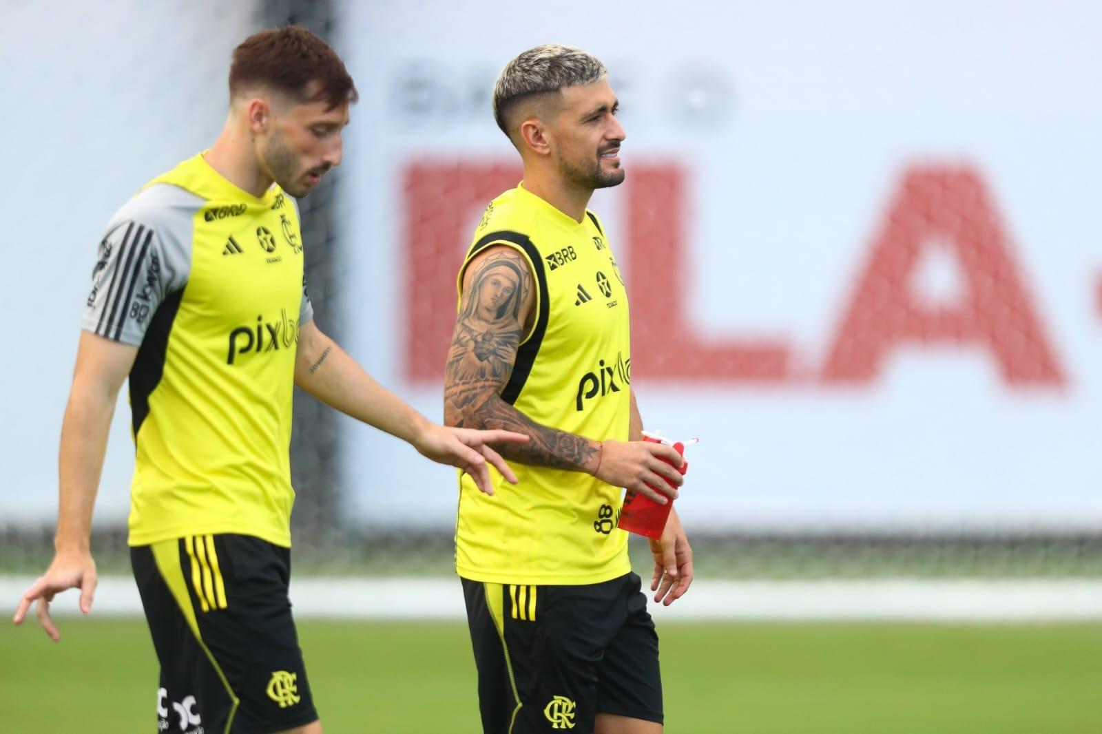 Flamengo enfrenta Palmeiras neste domingo