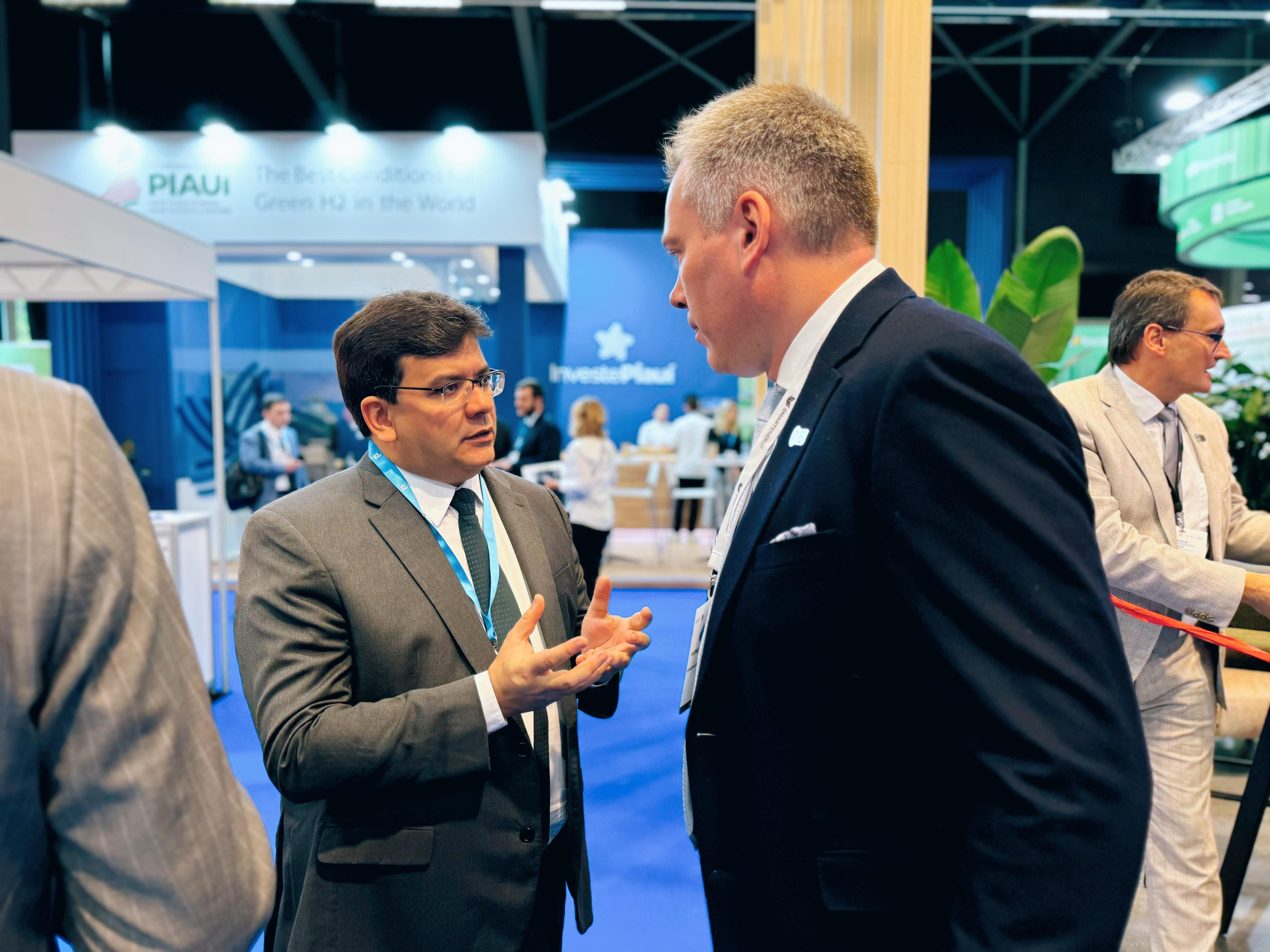 O governador Rafael Fonteles apresenta o potencial do Piauí para investidores na Holanda
