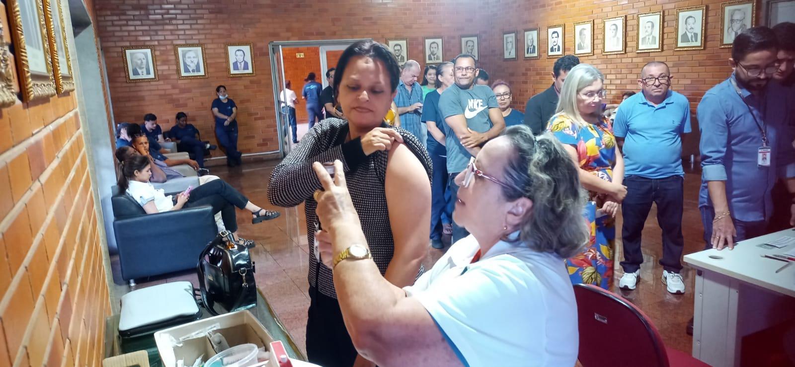 Vacinação na Alepi