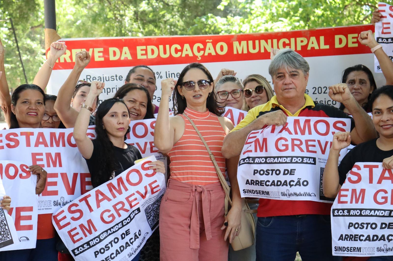 Sindserm decide manter greve