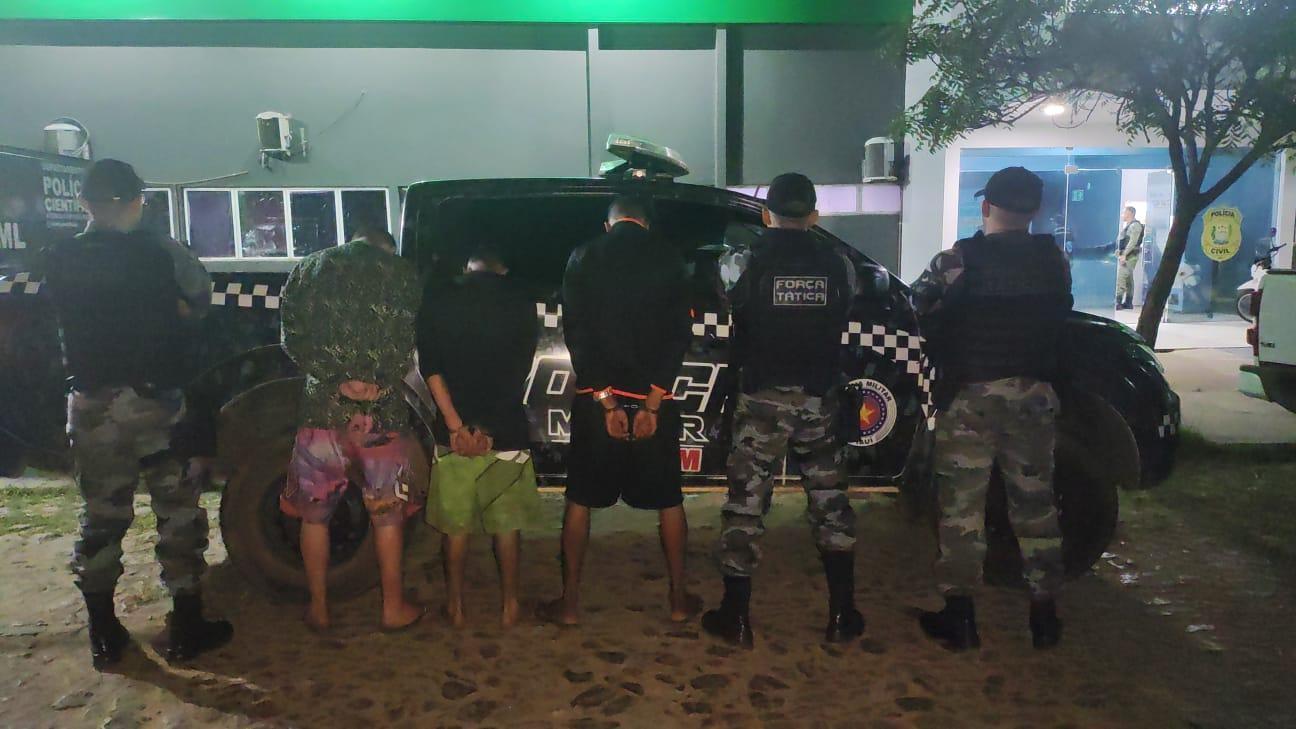 O trio foi preso na madrugada desta segunda-feira (22)