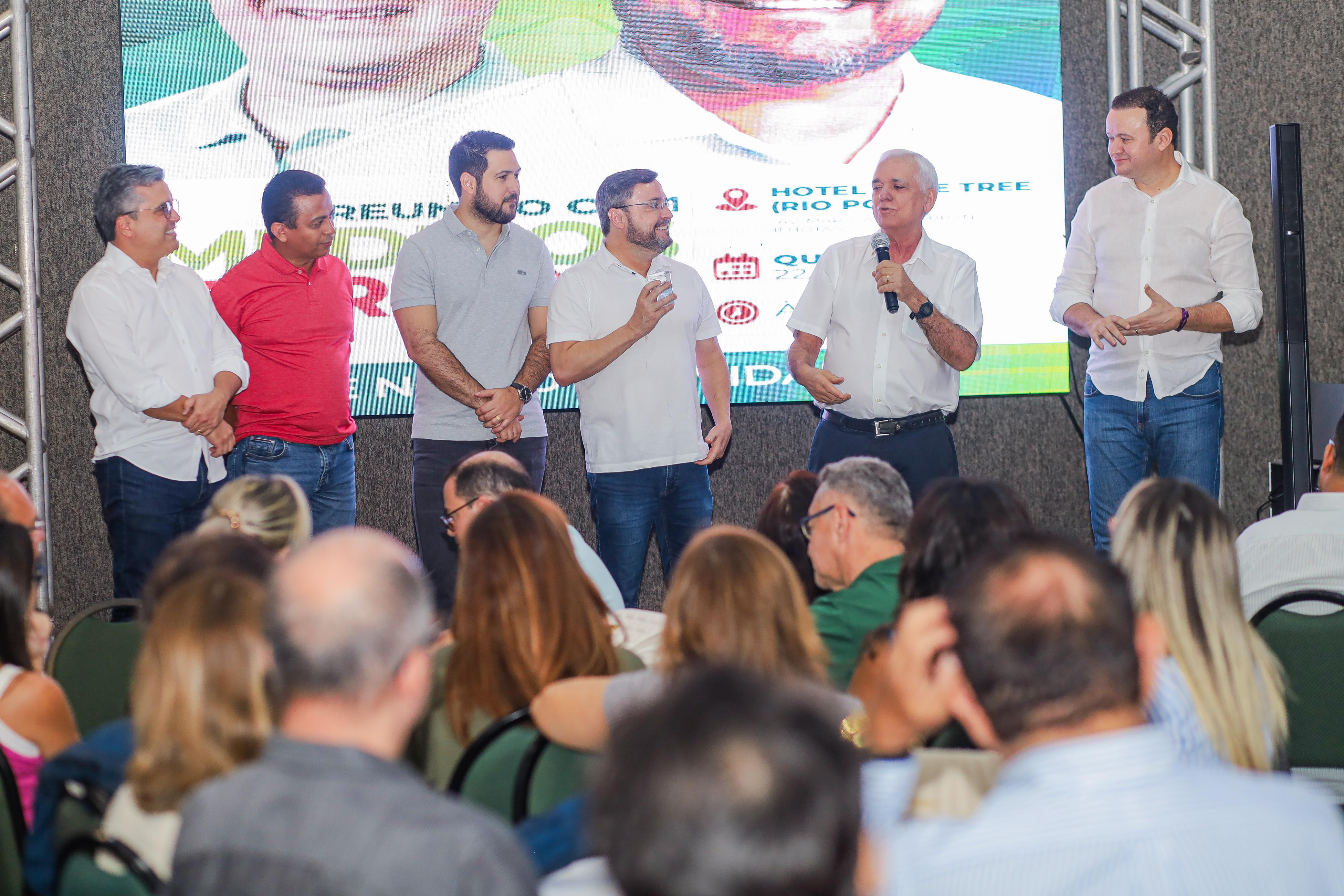Fábio Novo e Dr. Paulo Márcio reuniram mais de 200 médicos para falar sobre a Saúde na capital