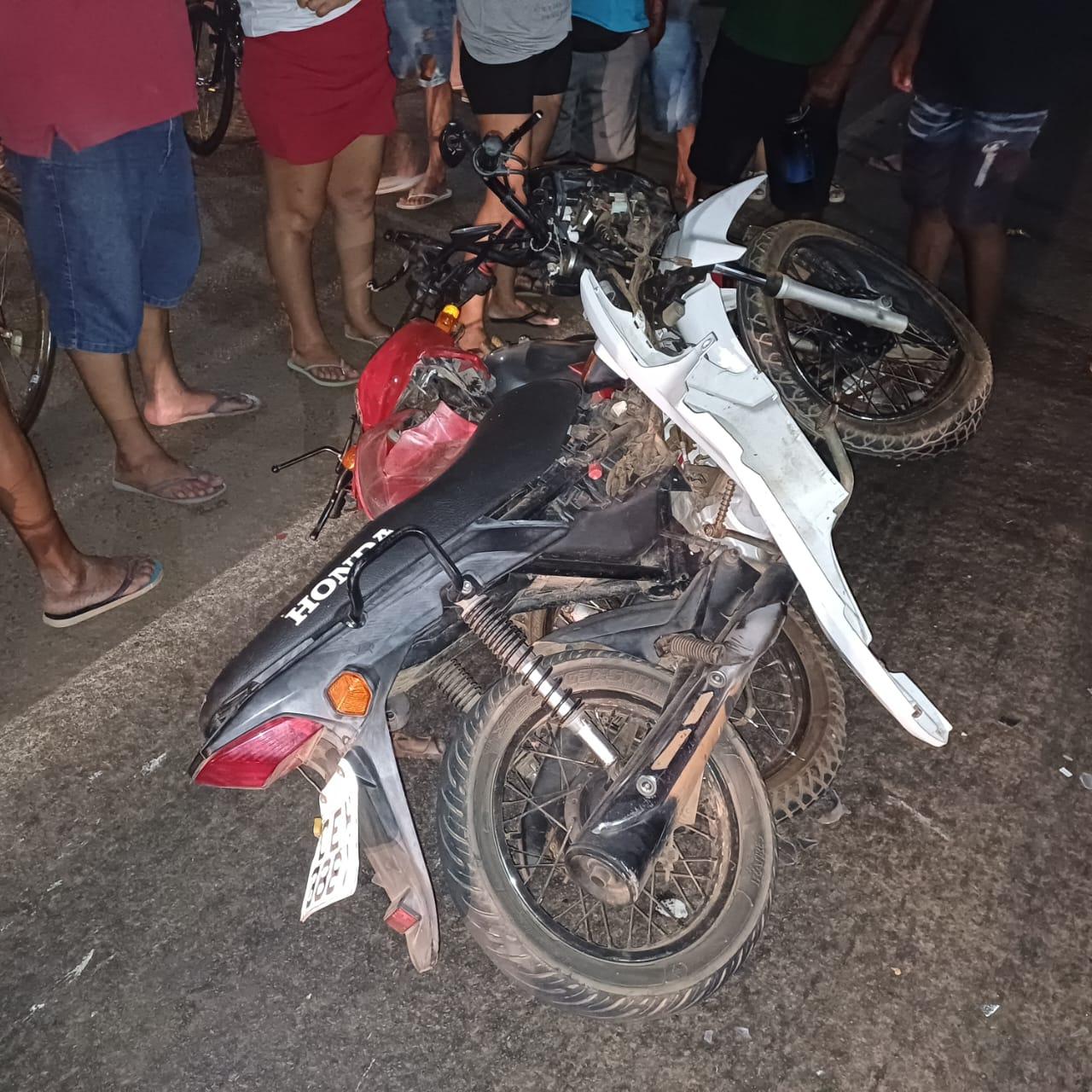 O condutor da motocicleta Honda/Pop 110 morreu no local