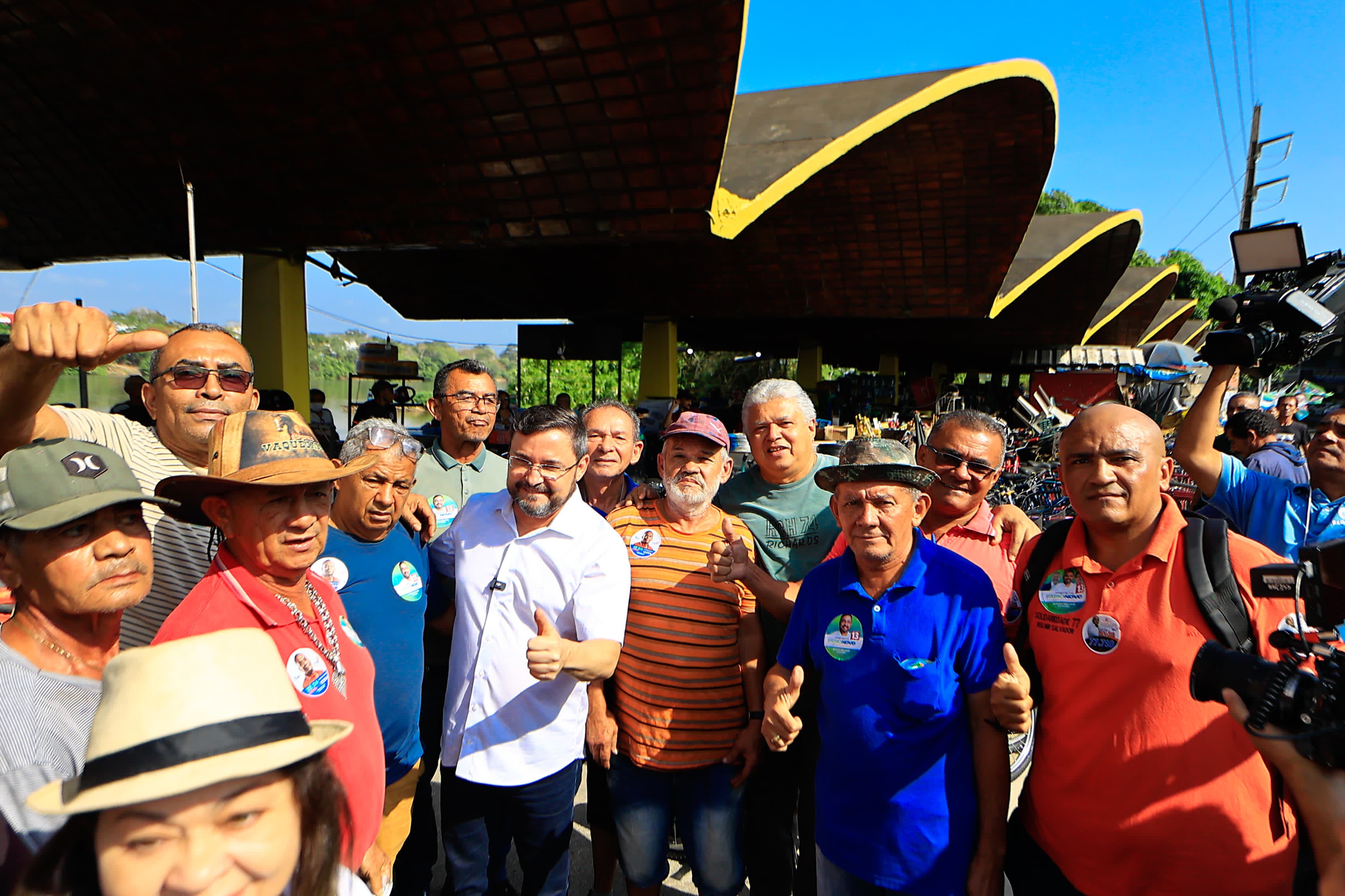 Fábio Novo visita o Troca-Troca, ponto comercial histórico de Teresina