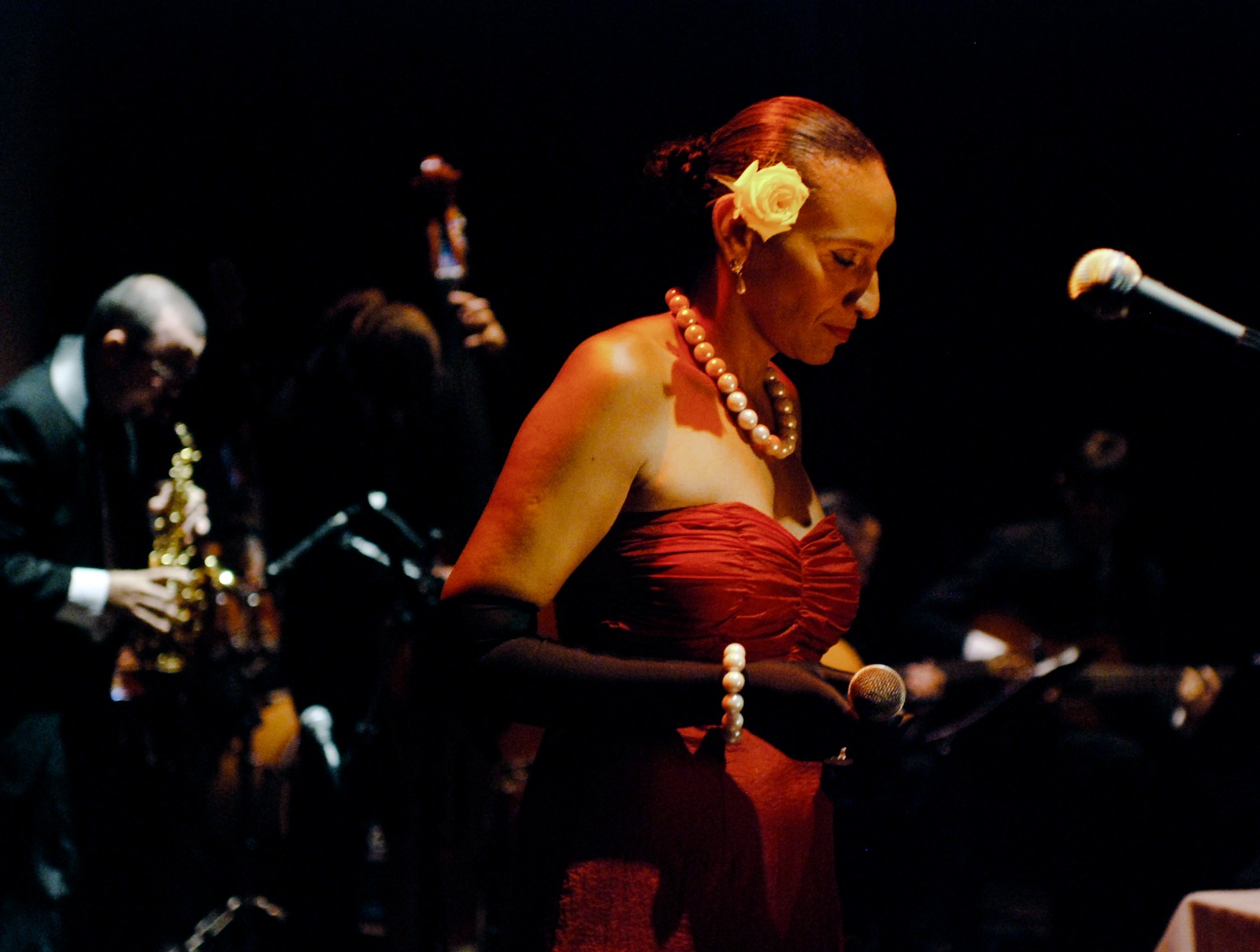 Nesta sexta-feira é dia de festejar os seis anos de criação de O Poeta e sua Hora