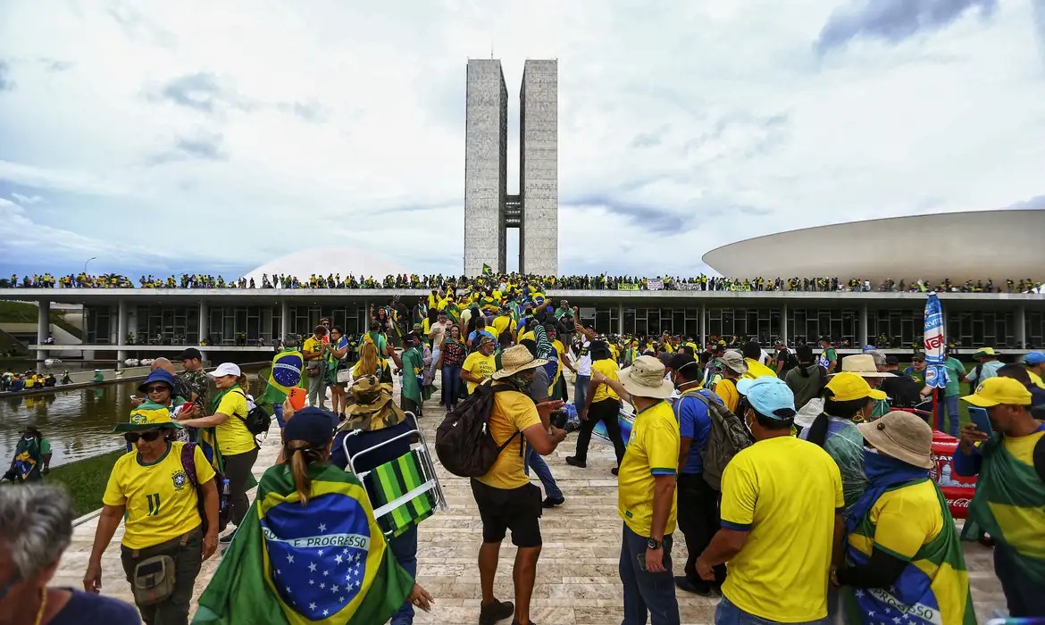 Direita quer anistiar condenados pela trama golpista no Brasil para beneficiar Bolsonaro