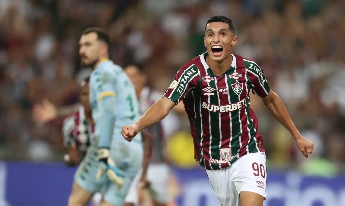 Fluminense e Bragantino venceram suas partidas na noite desta quinta-feira (5)