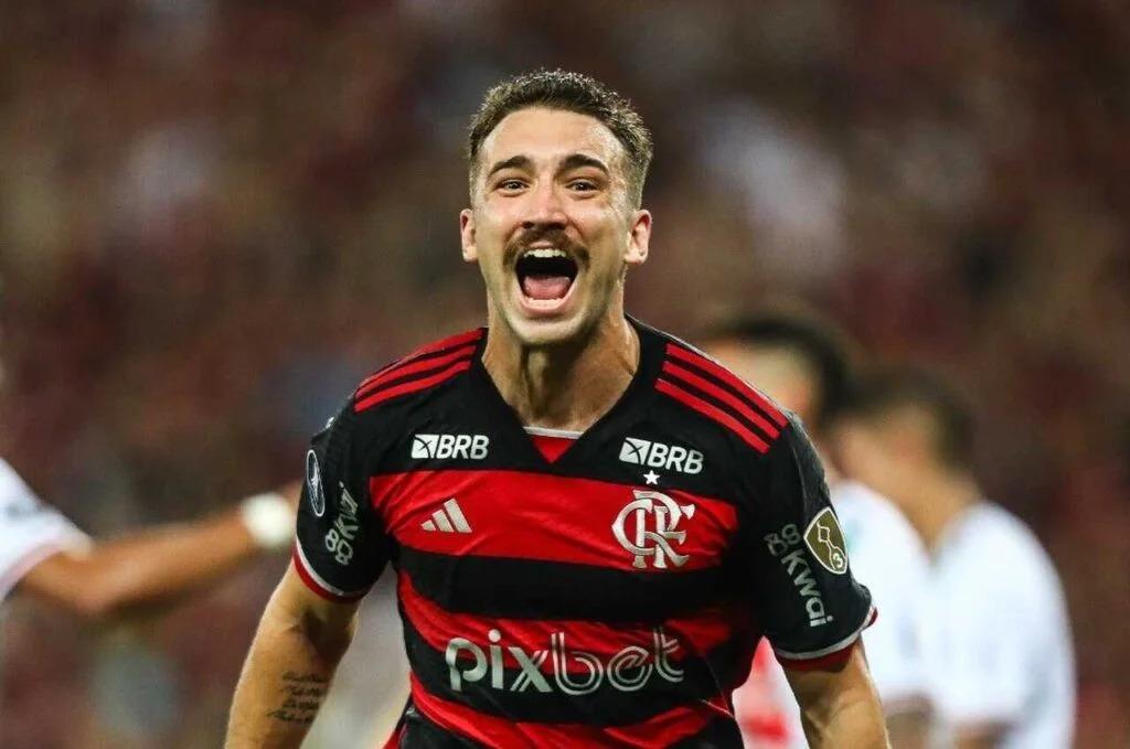 Flamengo derrota Botafogo e assume liderança do Carioca