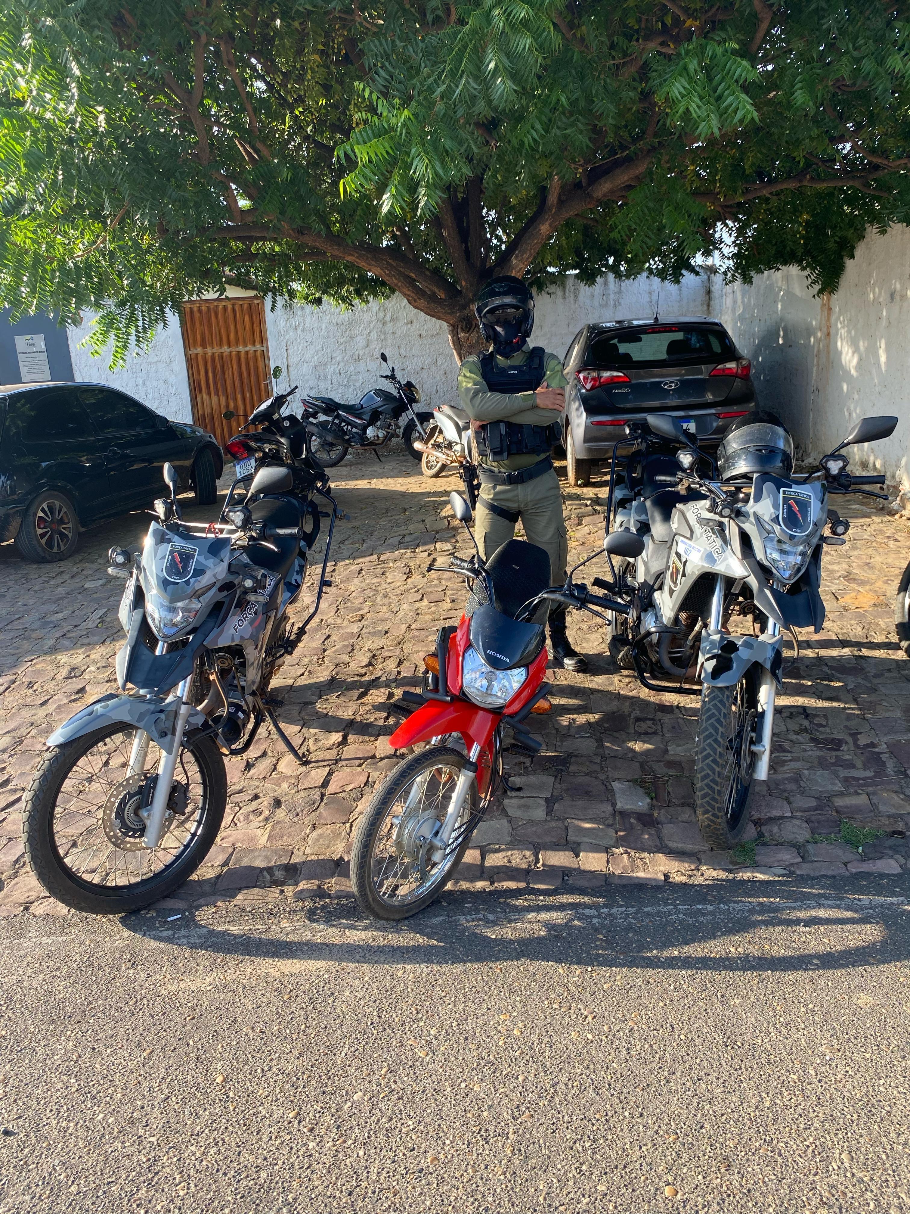 Adolescente foi flagrado realizando a manobra arriscada, popularmente conhecida como "grau"