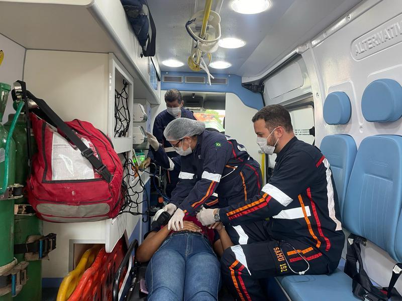 SAMU presta atendimento inicial e encaminha o paciente para o hospital correto