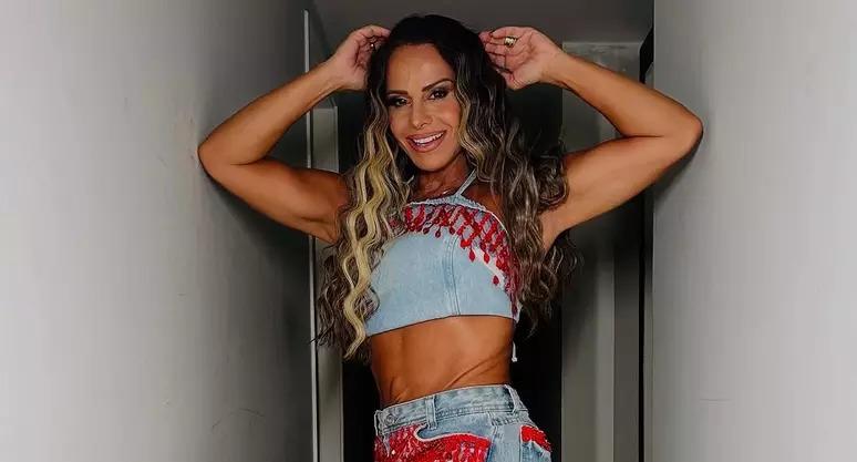 Atriz é rainha de bateria da escola de samba Salgueiro