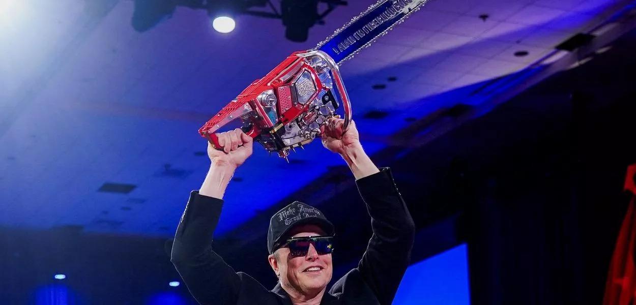 Elon Musk recebe motosserra do presidente argentino