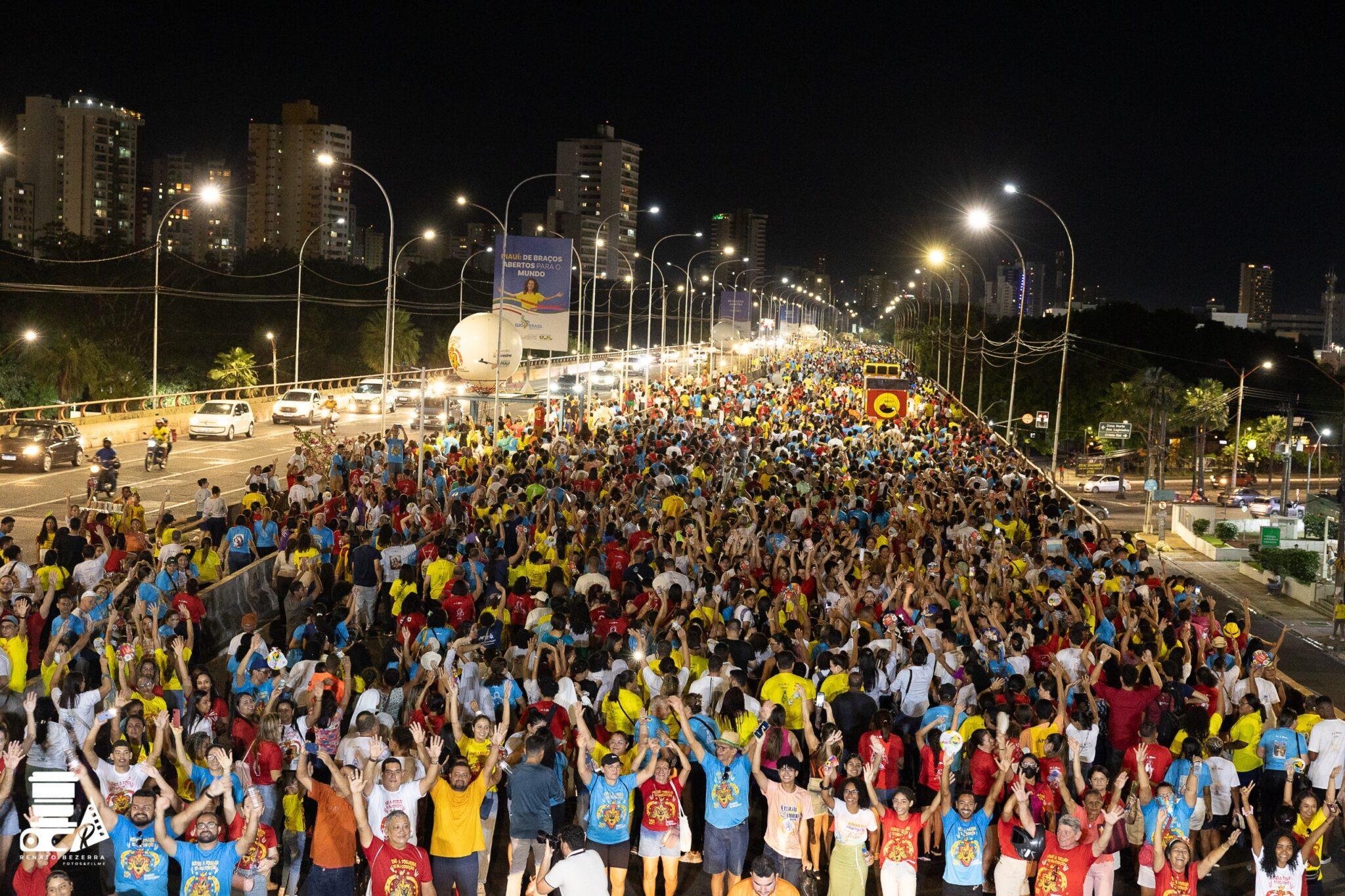 Multidão de fiéis na 29ª Caminhada da Fraternidade de Teresina