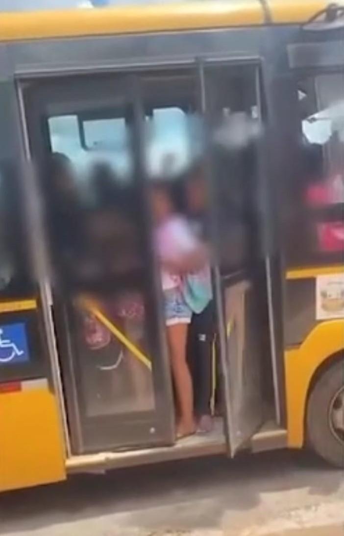 Estudantes enfrentam superlotação em ônibus escolares na zona rural de União, Piauí