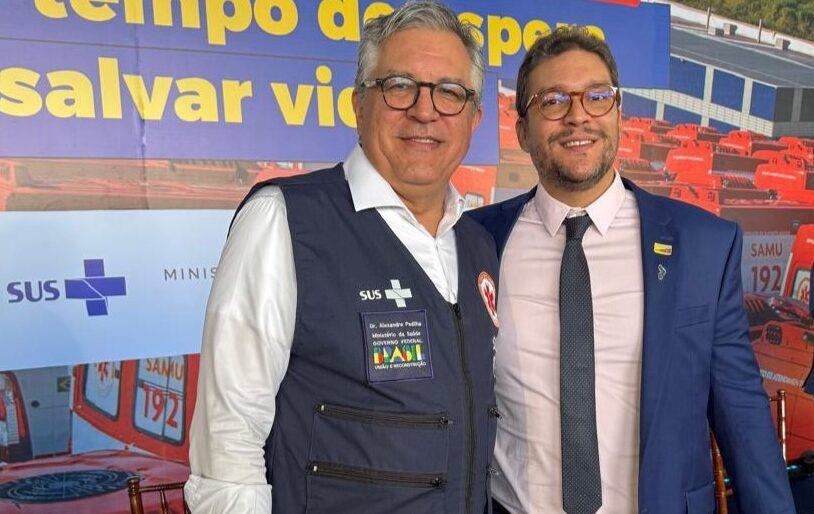 O ministro Alexandre Padilha e o o superintendente da Rede de Alta e Média Complexidade da Sesapi, Dirceu Campêlo