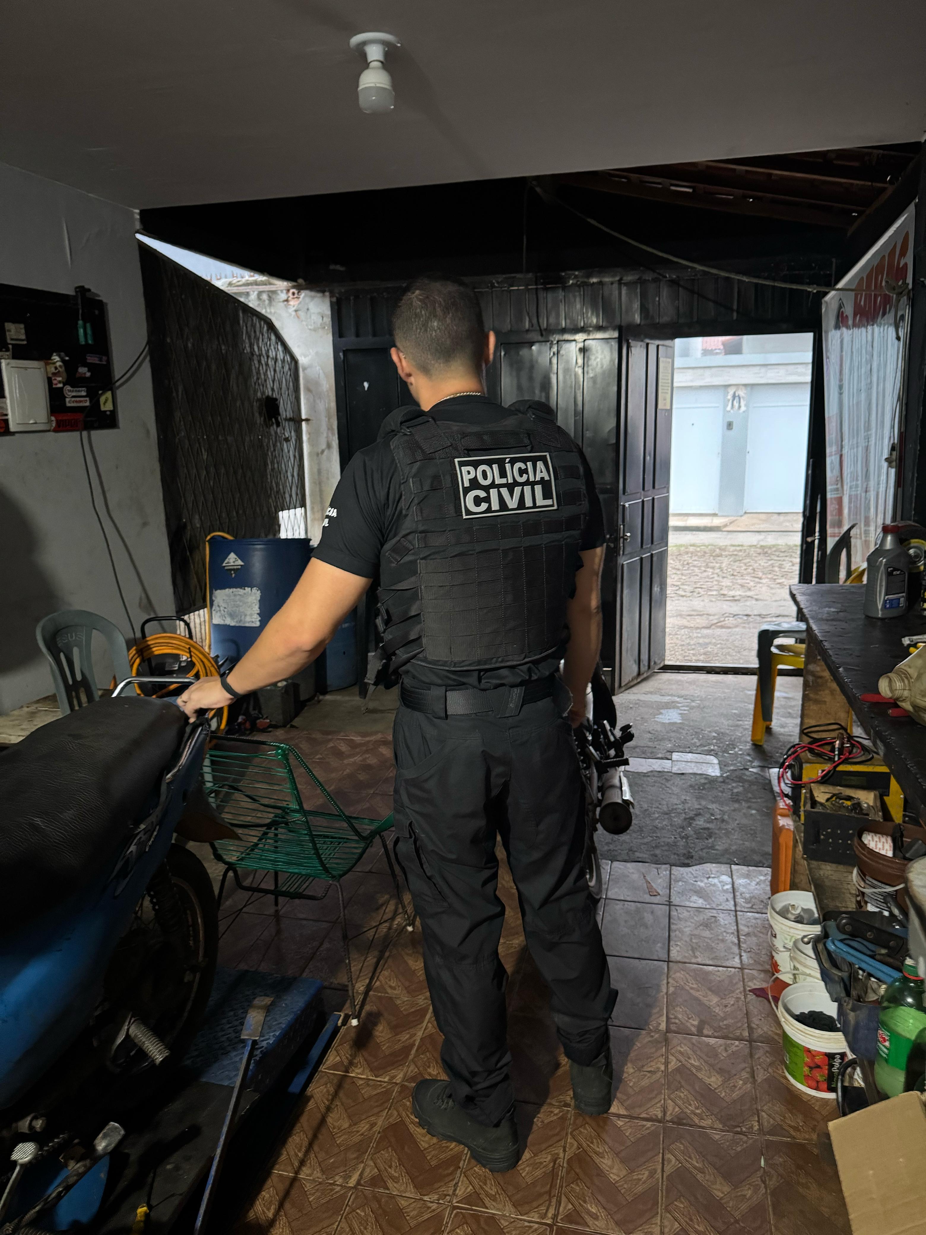 Uma pessoa foi presa em flagrante durante a operação