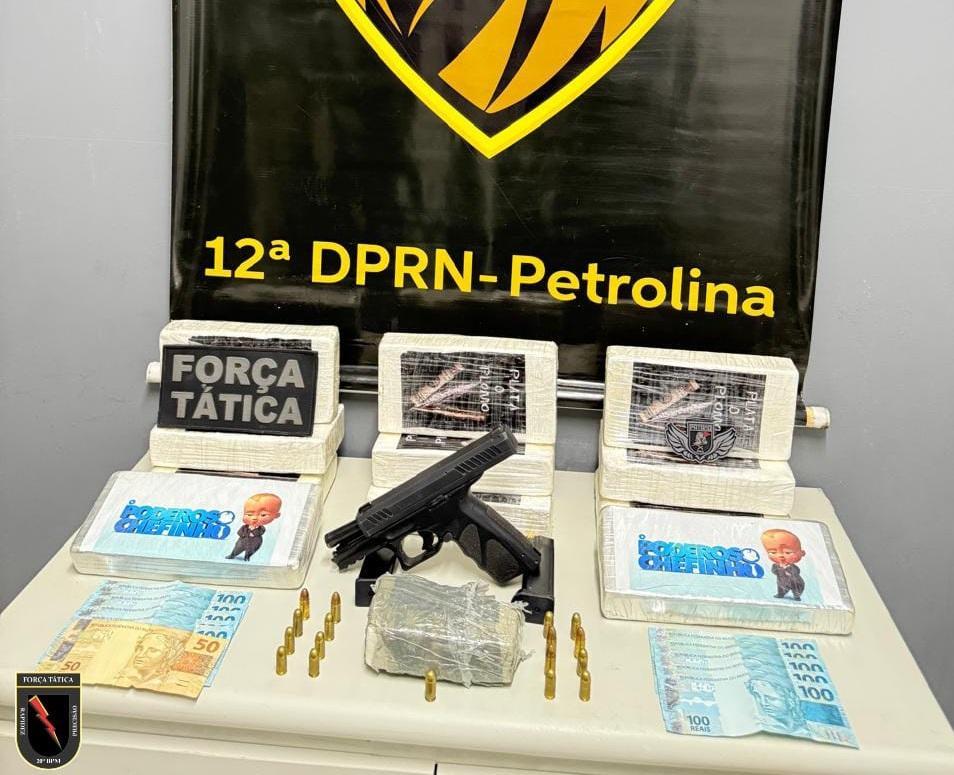 Foram apreendidos cerca de 11,6 quilos de cloridrato de cocaína