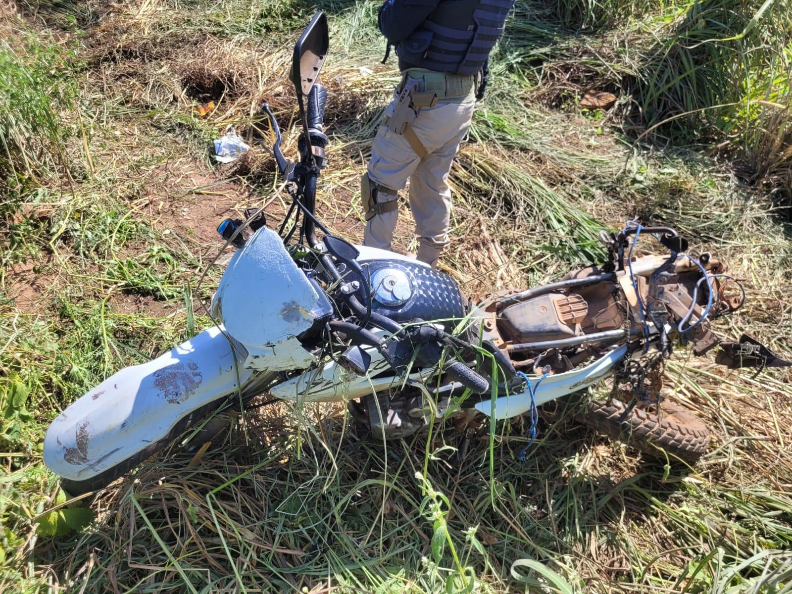 O motociclista veio a óbito no local