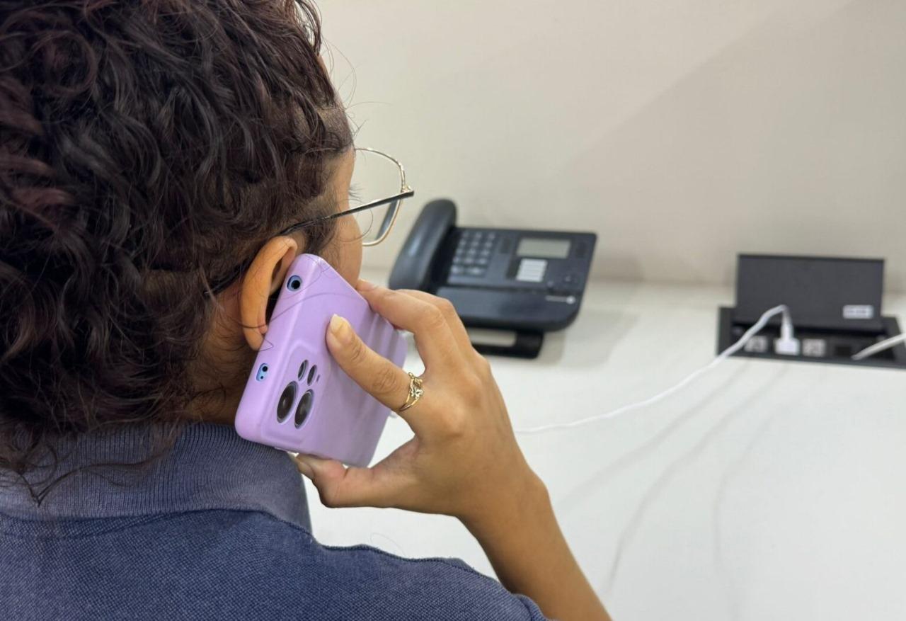 Uso responsável do celular é essencial para evitar acidentes