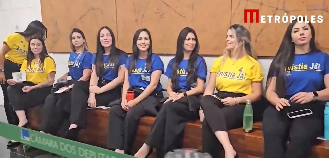 Modelos contratadas pelo PL