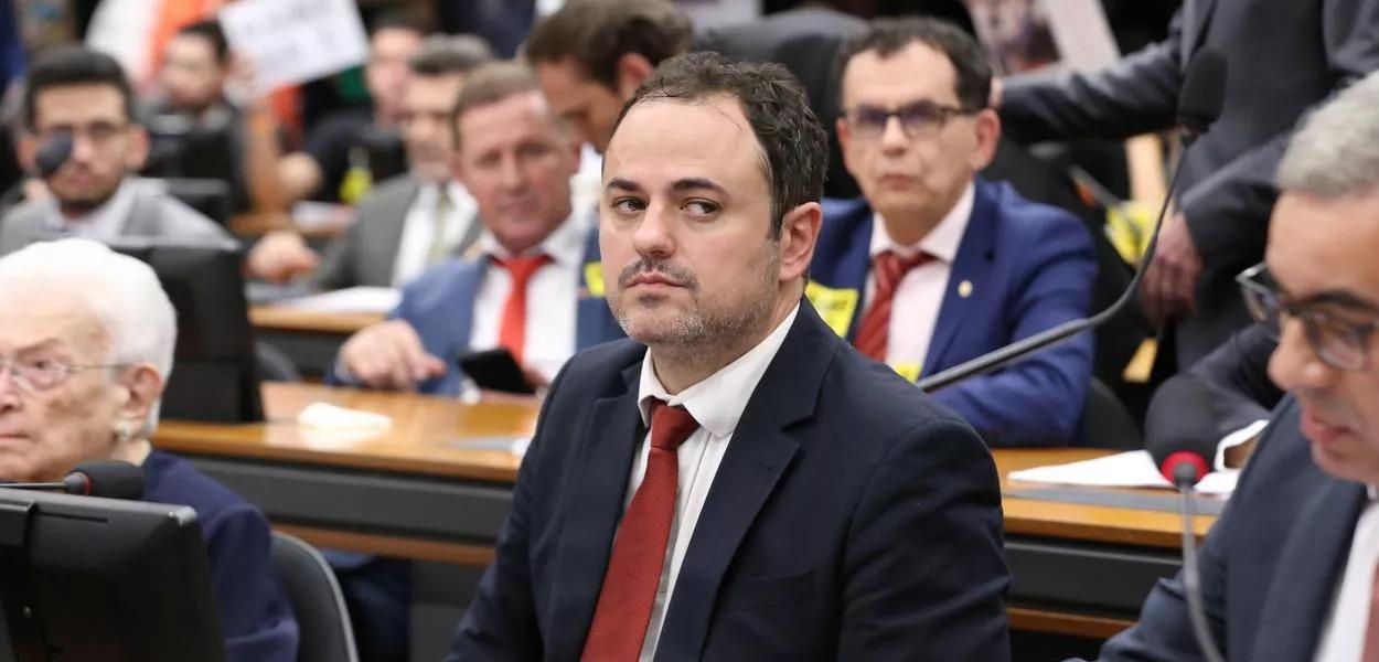 CCJ da Câmara inicia hoje análise do recurso de Glauber Braga (PSOL-RJ) contra a cassação de seu mandato. Deputado é acusado de agressão a militante do MBL e pode ter o caso levado ao plenário
