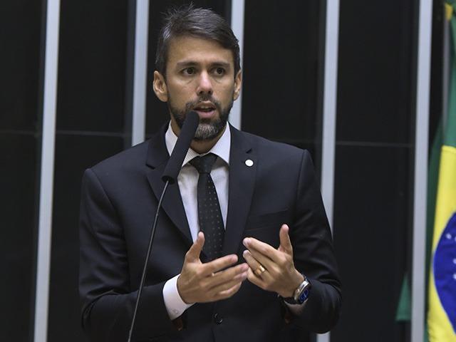 Pedro Lucas Fernandes, deputado federal pelo Maranhão e líder do União Brasil na Câmara, é anunciado como novo ministro das Comunicações pelo presidente Lula, sucedendo Juscelino Filho.