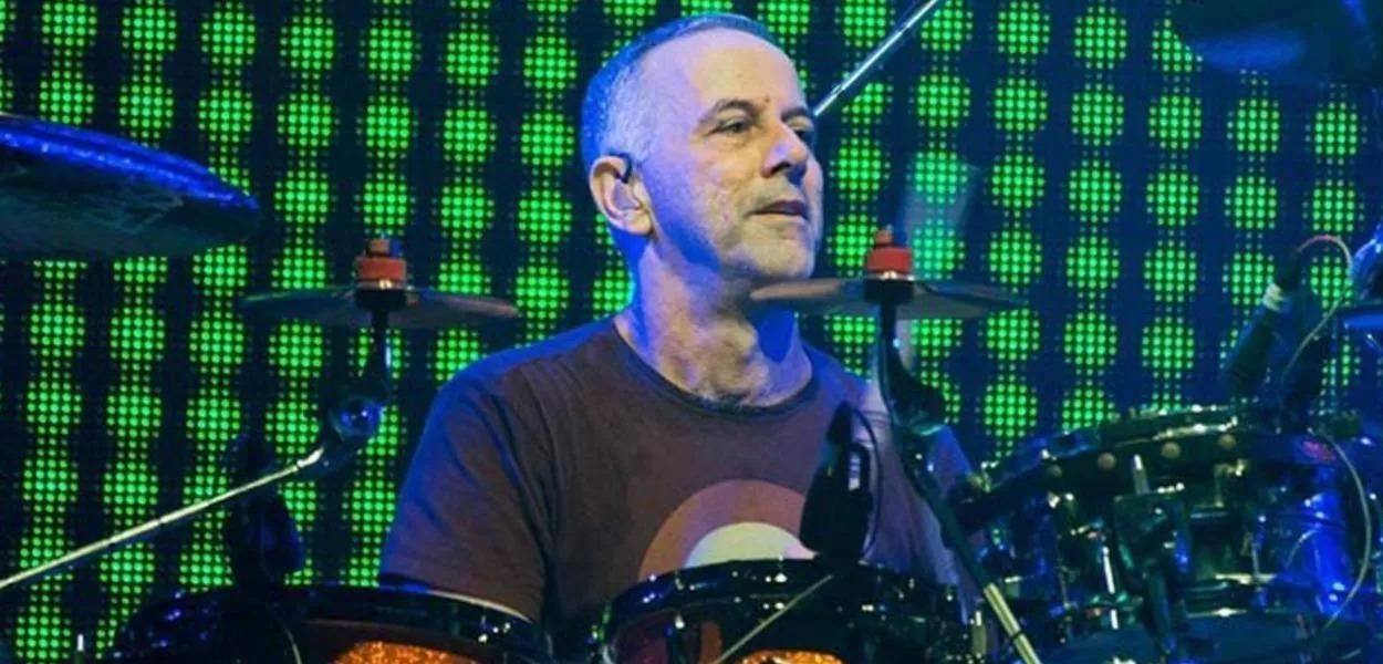 João Barone, baterista dos Paralamas do Sucesso, criticou Jair Bolsonaro e seus apoiadores em publicação nas redes sociais