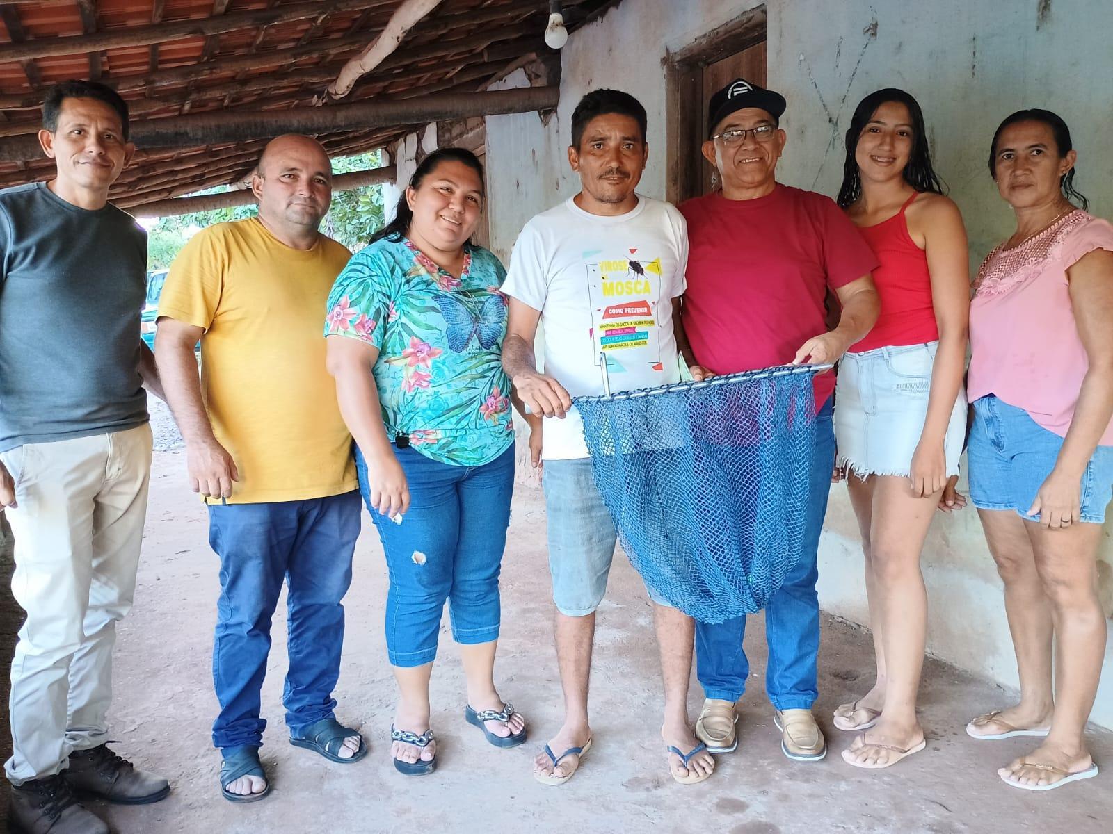 Piscicultores recebem armadilhas de pesca