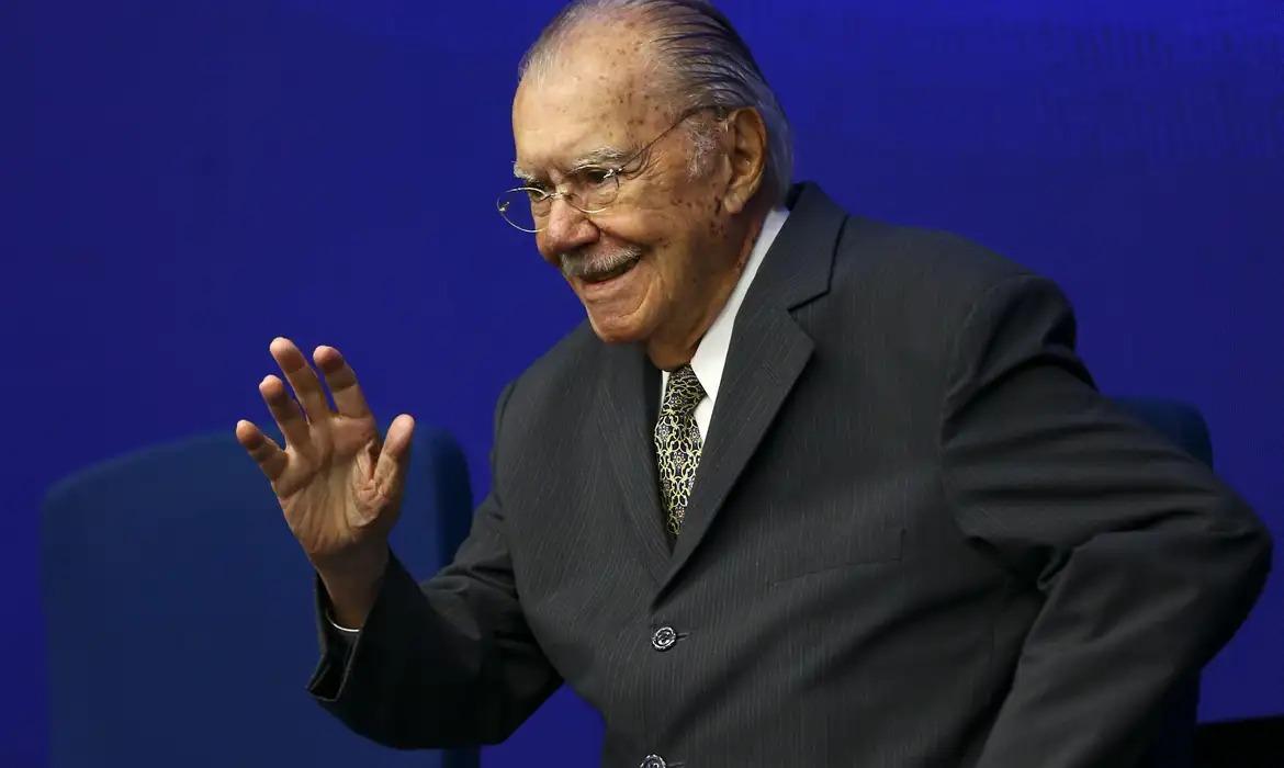 José Sarney