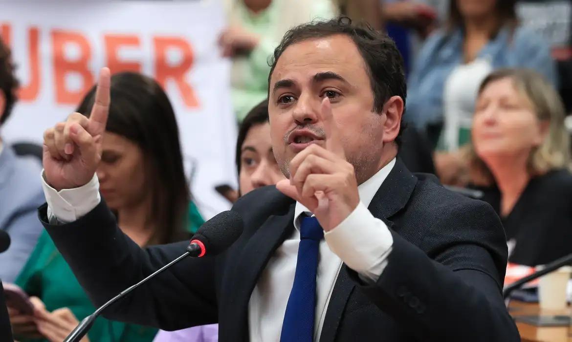 Glauber Braga
