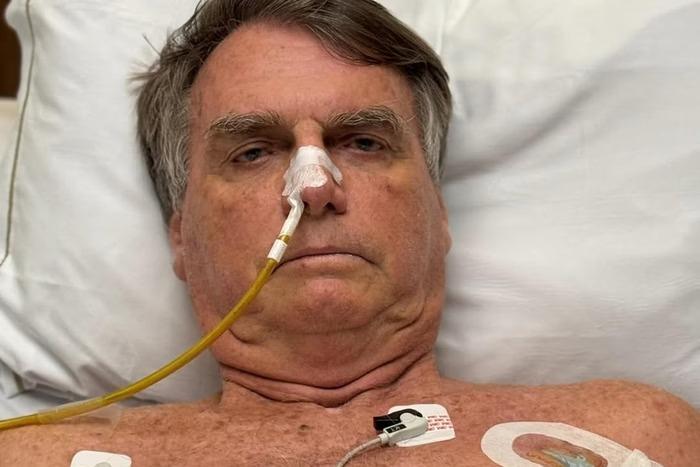 Ex-presidente Jair Bolsonaro internado no hospital DF Star, em Brasília
