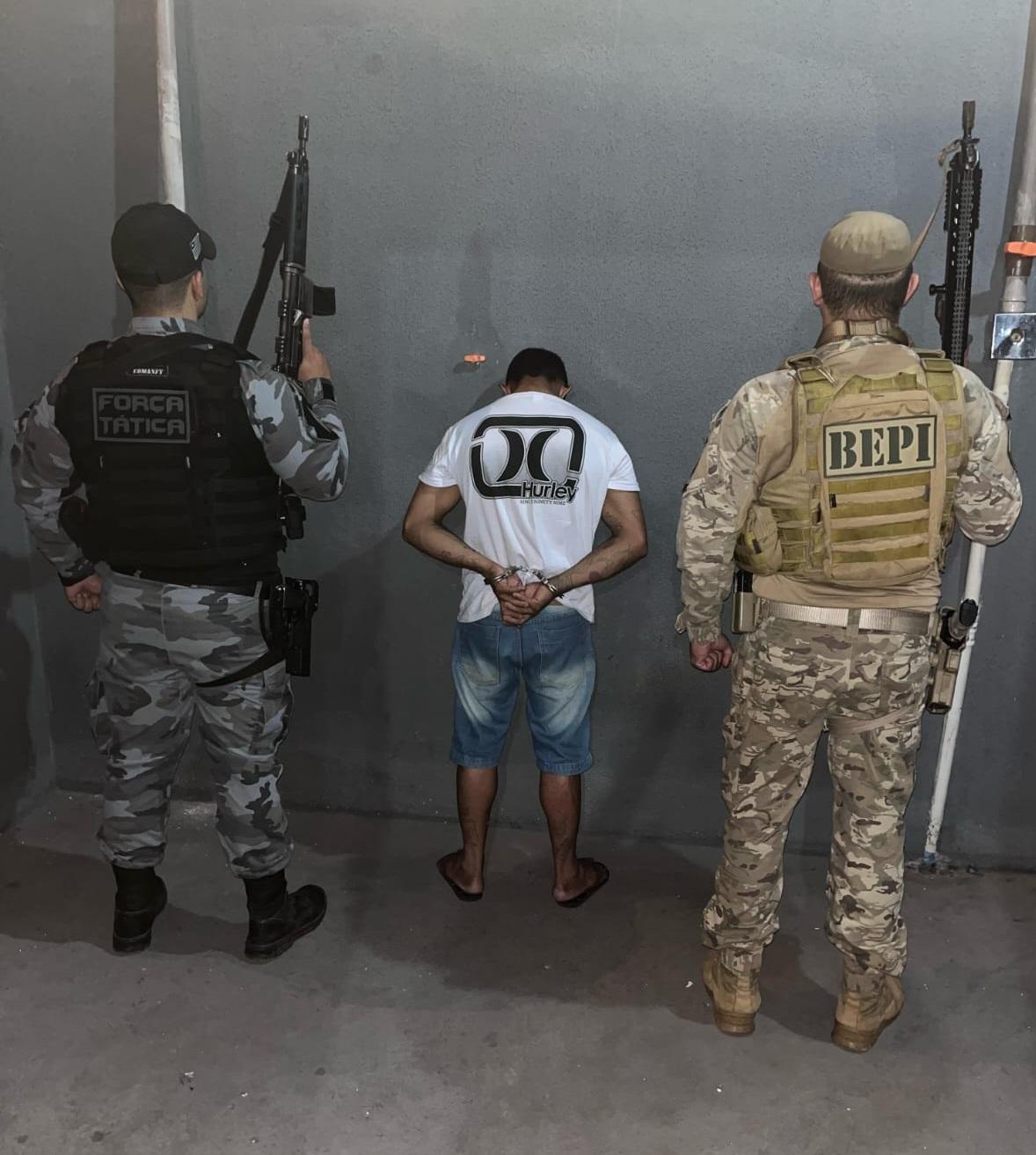 Suspeito estava foragido da polícia