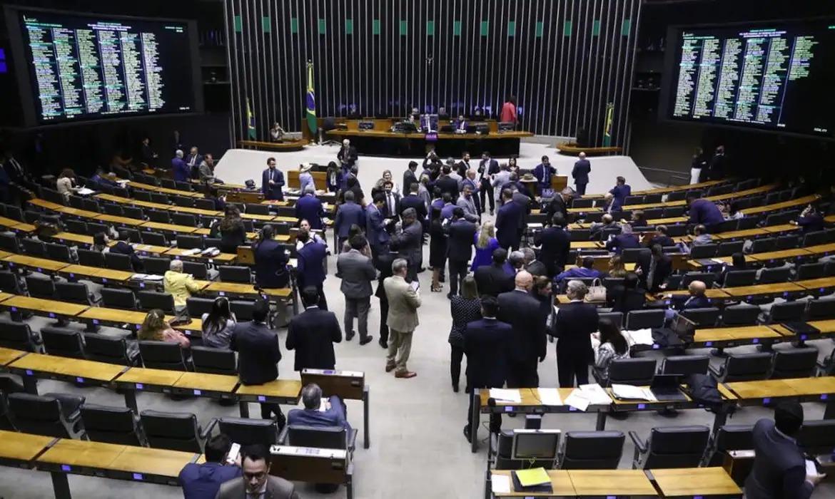Câmara vota nesta quarta (25) projeto que amplia número de deputados de 513 para 531